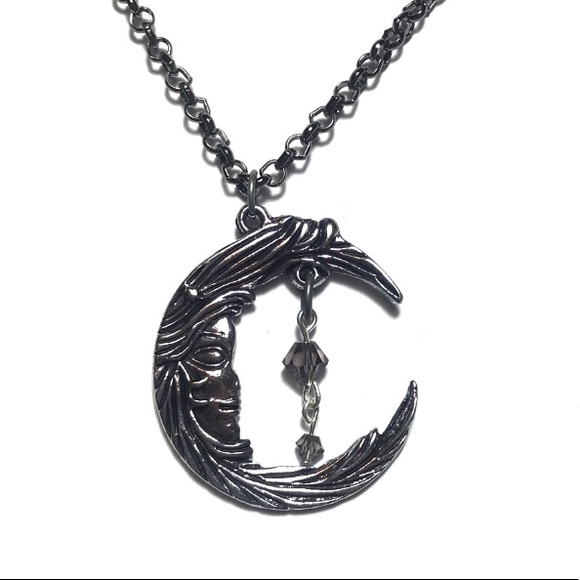 Jewelry - Antique silver moon pendant necklace